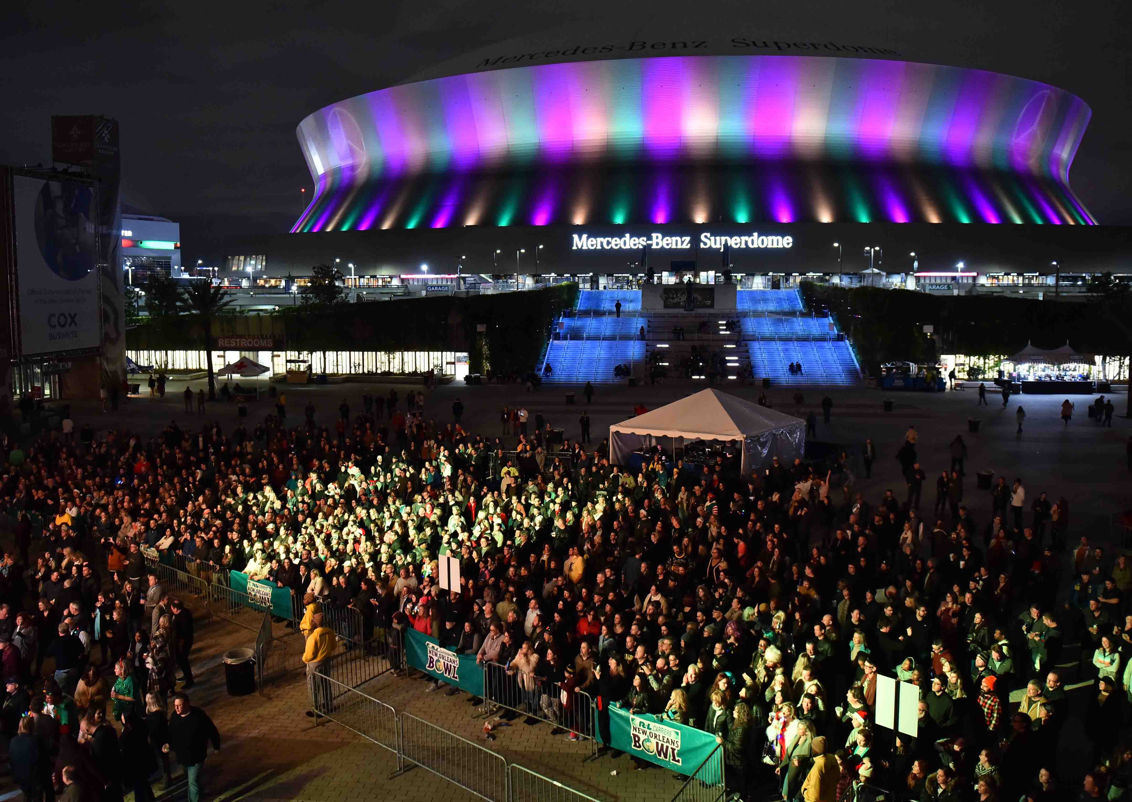 Large Crowd outside the Mercedes-Benz Superdome